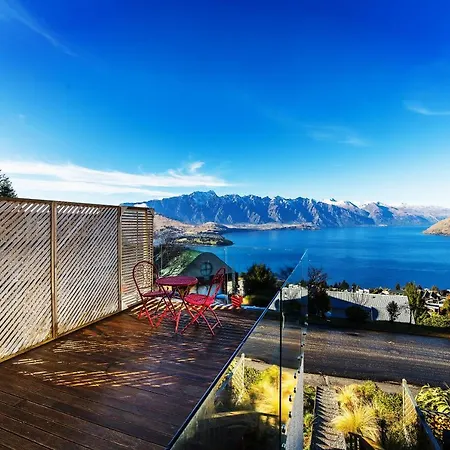 Awesomely Ambient Queenstown Home Exterior photo