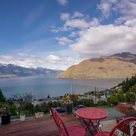 Awesomely Ambient Queenstown Home Exterior photo