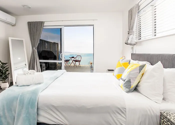 Awesomely Ambient Queenstown Home